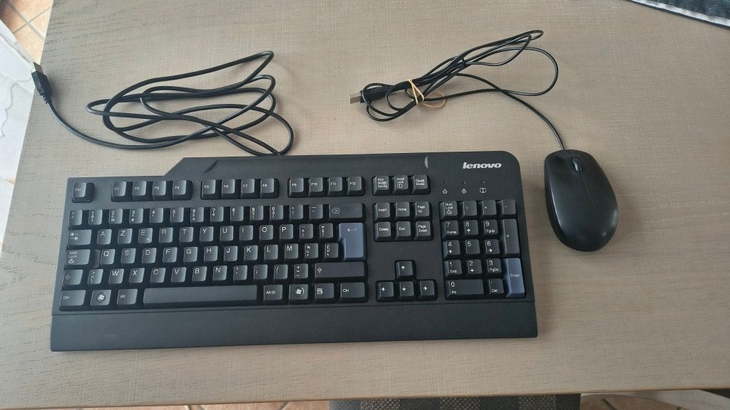clavier LENOVO  + souris DELL filaire, Enlèvement ou Envoi, Comme neuf, Filaire