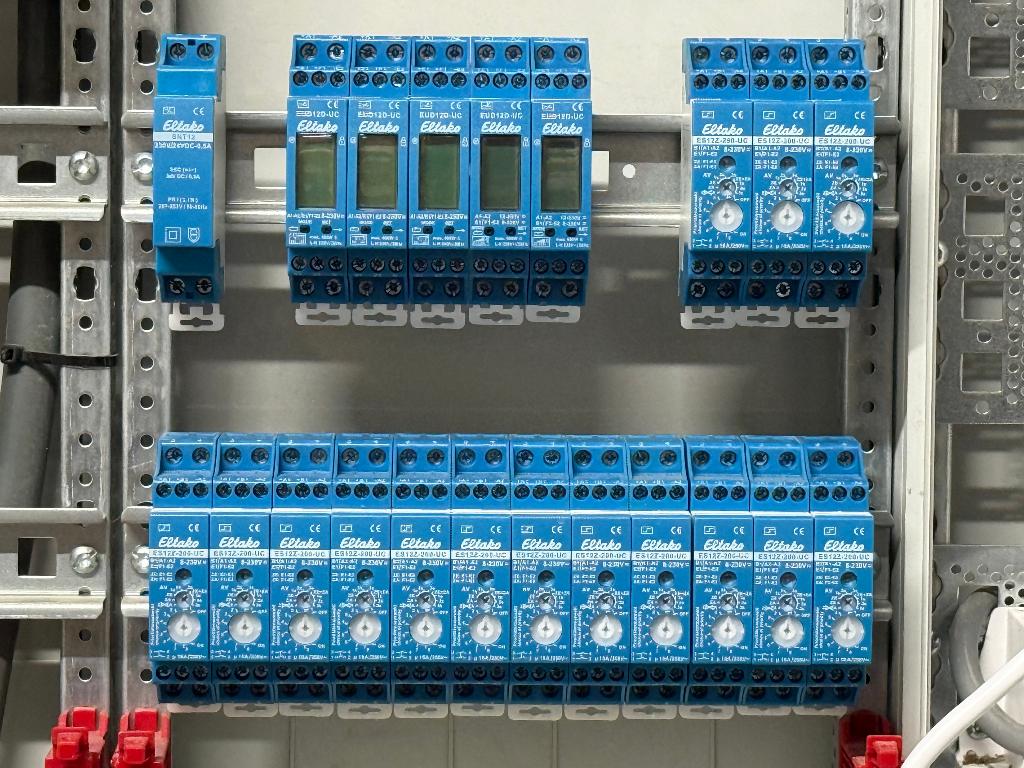 Eltako Materiaal - Voeding - Relais - Dimmers, Enlèvement, Comme neuf, Autres types