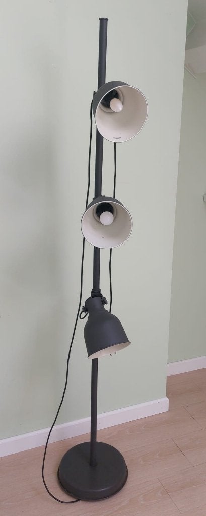 IKEA HEKTAR vloerlamp (3 spots) - Donkergrijs, Huis en Inrichting, Lampen | Vloerlampen, Gebruikt, 150 tot 200 cm, Metaal, E14 (klein)