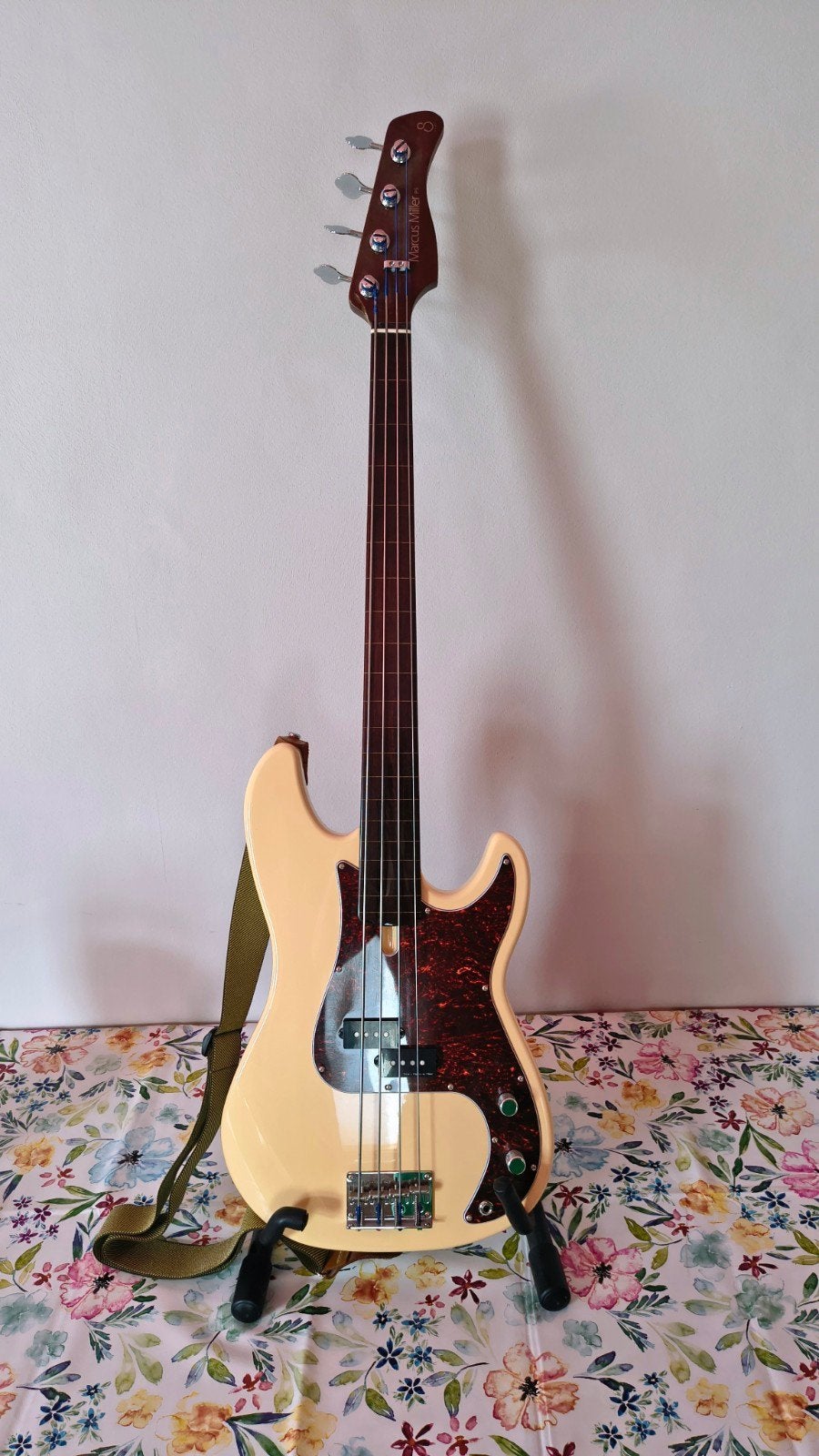 Marcus Miller P5 fretless bass, Musique & Instruments, Instruments à corde | Guitares | Basses, Enlèvement, Comme neuf, Électrique