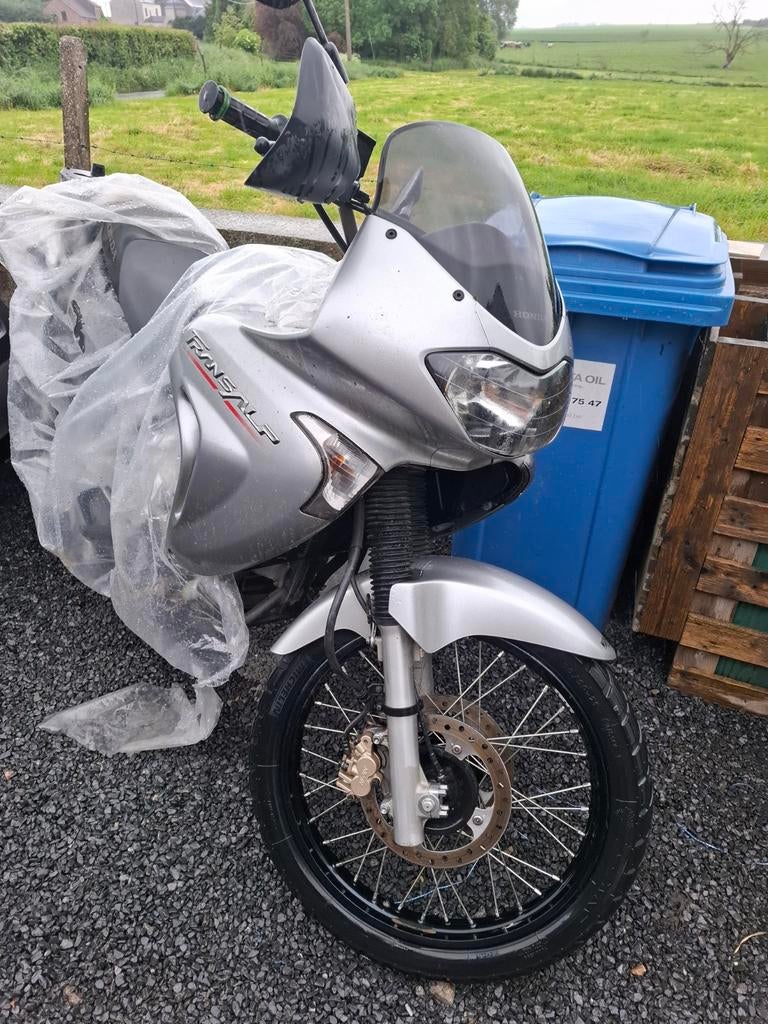 Toutes Pièces Honda transalp 650 xl650v, Ophalen, Gebruikt