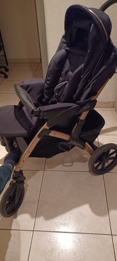 Poussette trio avec base isofix, Enfants & Bébés, Enlèvement, Comme neuf, Poussette