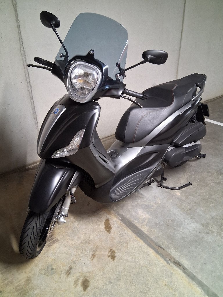 Piaggio Beverly 350, Ophalen, Overige modellen, Zo goed als nieuw, Benzine