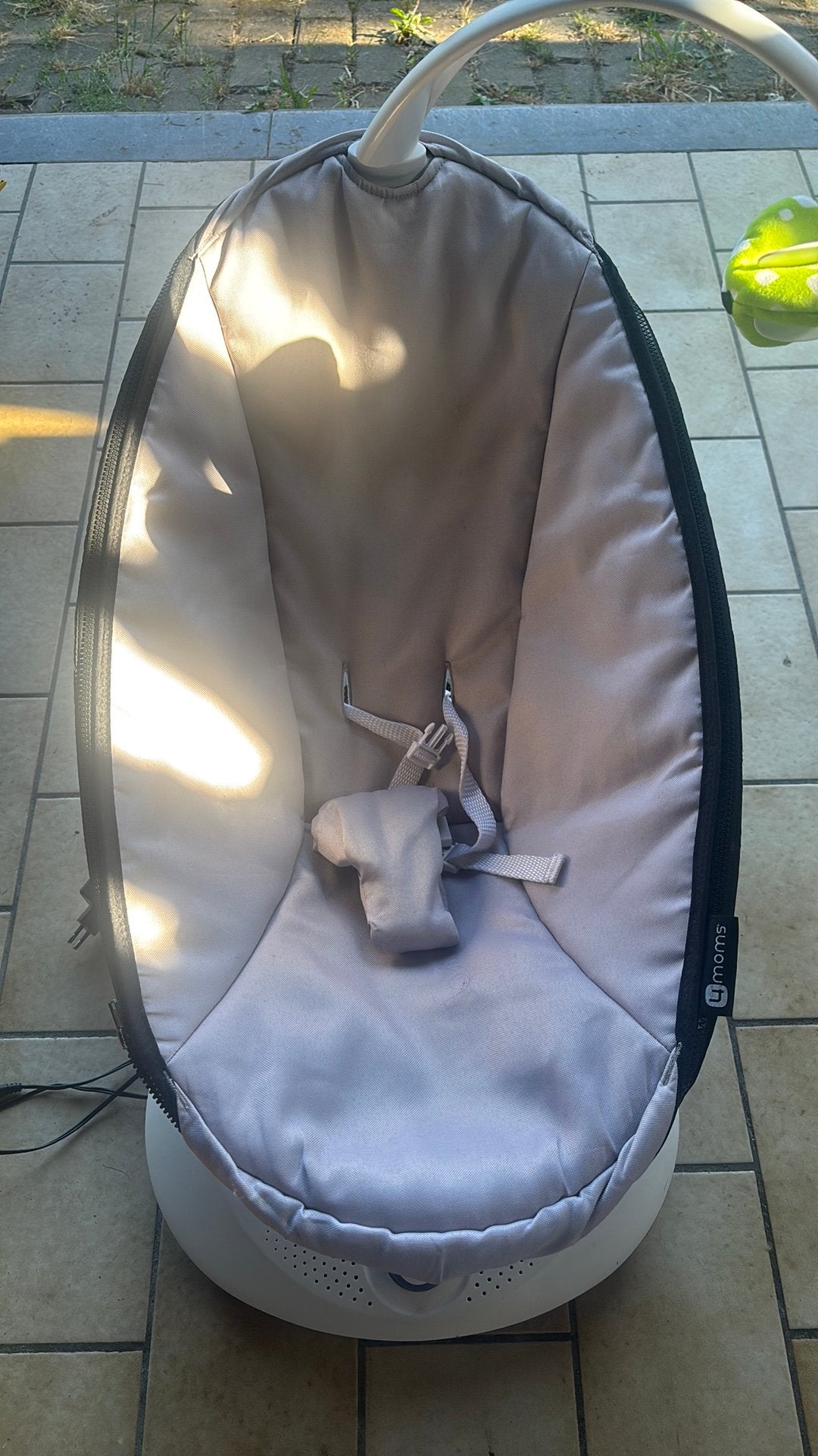 Elektrische wiegstoel 4Moms, Kinderen en Baby's, Wipstoeltjes, Ophalen, Gebruikt, Met gordel(s) of riempje(s)