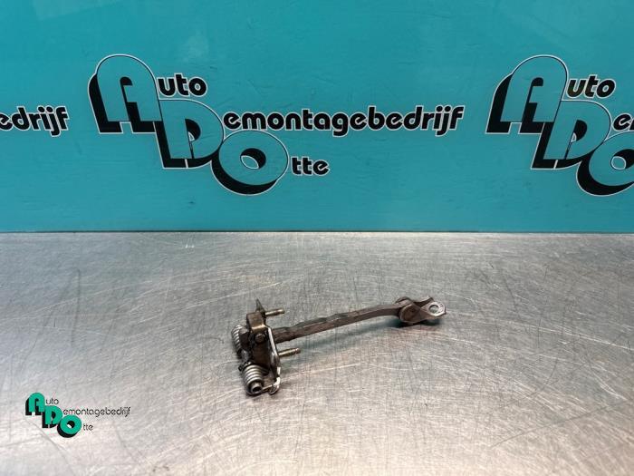 Deurvanger 2Deurs links van een Renault Trafic (Trafic 01-), Gebruikt, -, Renault, -