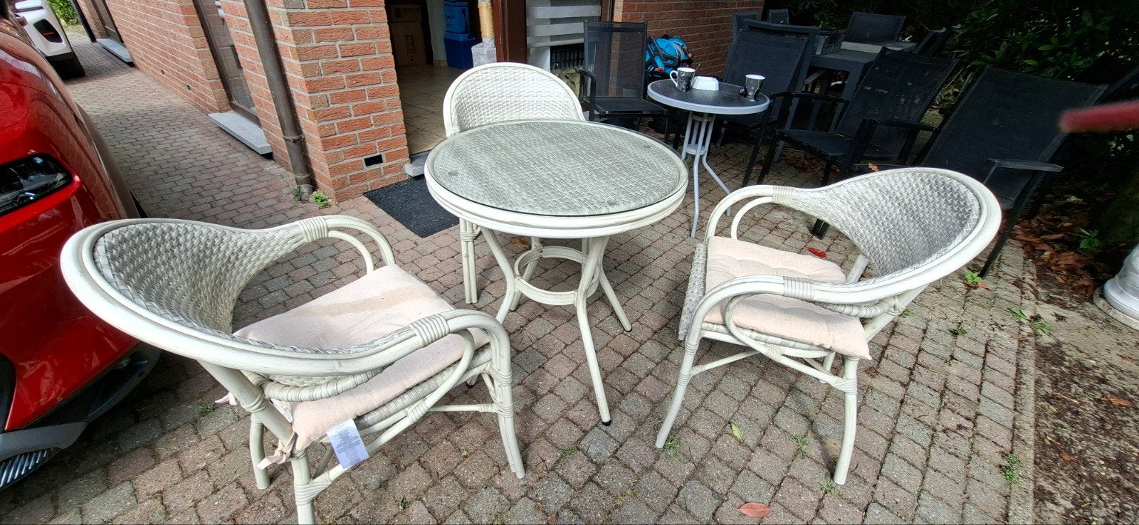 Table à manger ronde avec 3 chaises et coussins, Jardin & Terrasse, Enlèvement, Comme neuf, Bois, Chaise