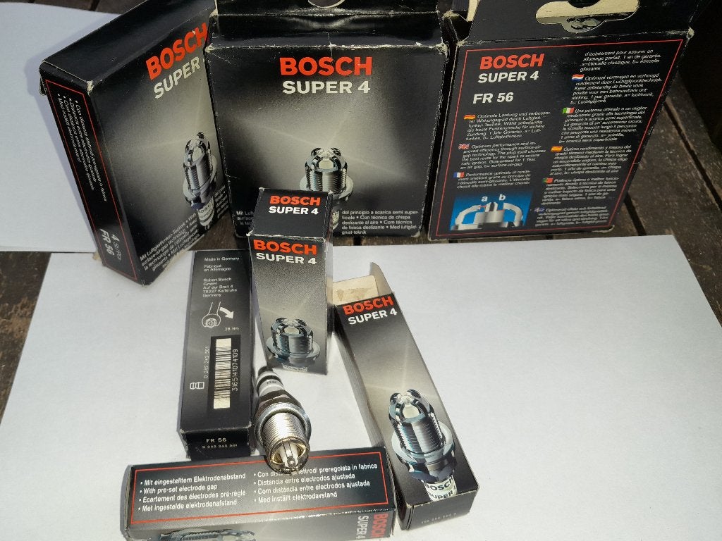 12 BOSCH Super 4 FR56 Bougies (Porsche VW Lexus Ford Audi), Autos : Pièces & Accessoires, Enlèvement ou Envoi, Neuf, Rover