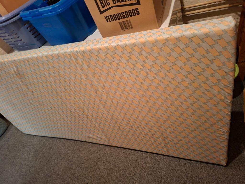 2 1 persoonsbedden met matras, Ophalen, Gebruikt