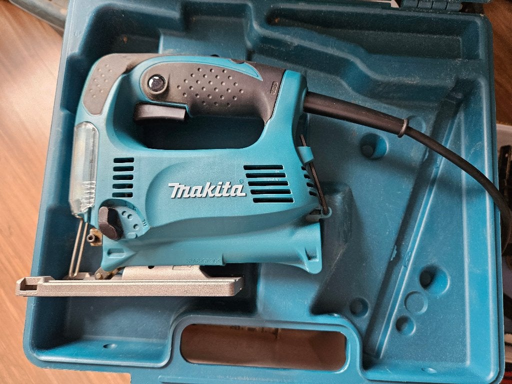 Scie sauteuse à manche en D Makita, Enlèvement ou Envoi, Comme neuf, Scie sauteuse, Makita/bosch