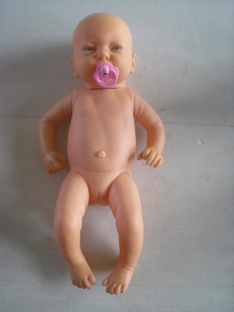 new born baby meisje, Kinderen en Baby's, Speelgoed | Poppen, Ophalen of Verzenden, Gebruikt
