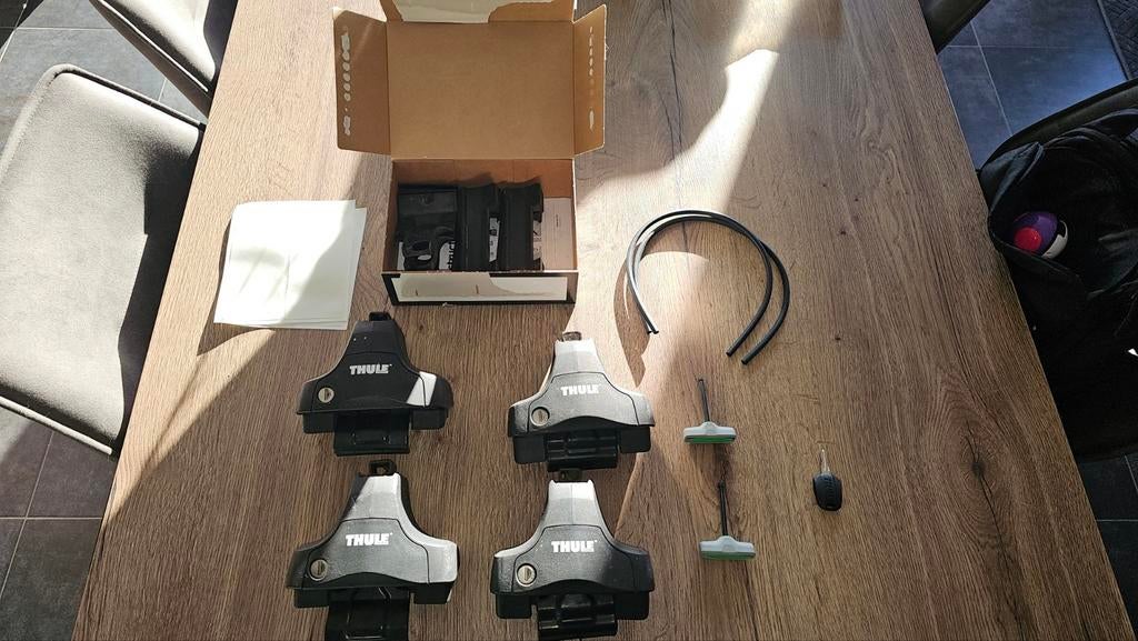 Thule Dakdrager Voeten - Golf 6 + 7 hatchback, Ophalen, Gebruikt, Volkswagen