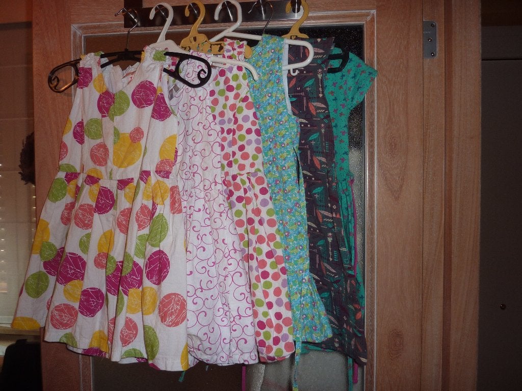 paquet de robes pour 6 ans - 5 euros chacune, Enlèvement, Neuf, Taille 116