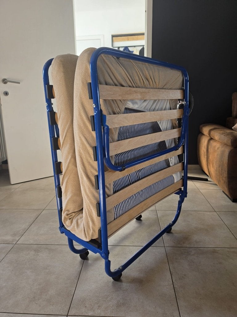 Plooibed 1 persoons met een nieuwe matrasbeschermer, Huis en Inrichting, Slaapkamer | Bedden, Ophalen, 90 cm, Eenpersoons, Blauw