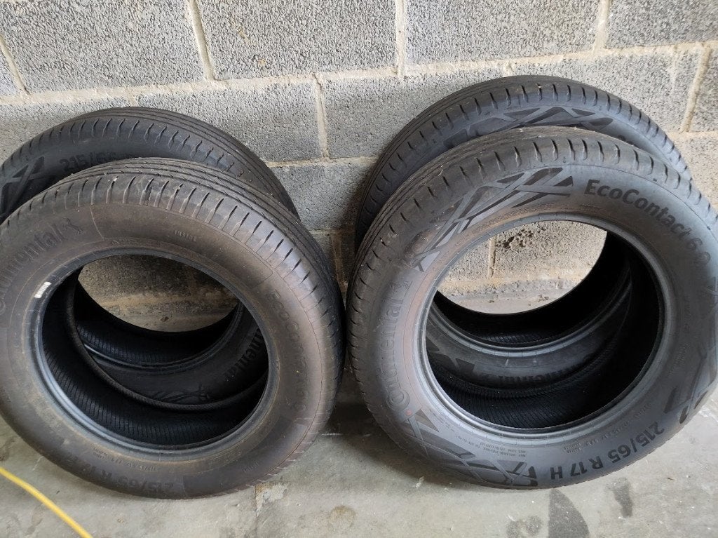 4 Pneus Continental Eco Contact 6Q 215/65R17, 215 mm, Pneus été, Enlèvement, Utilisé