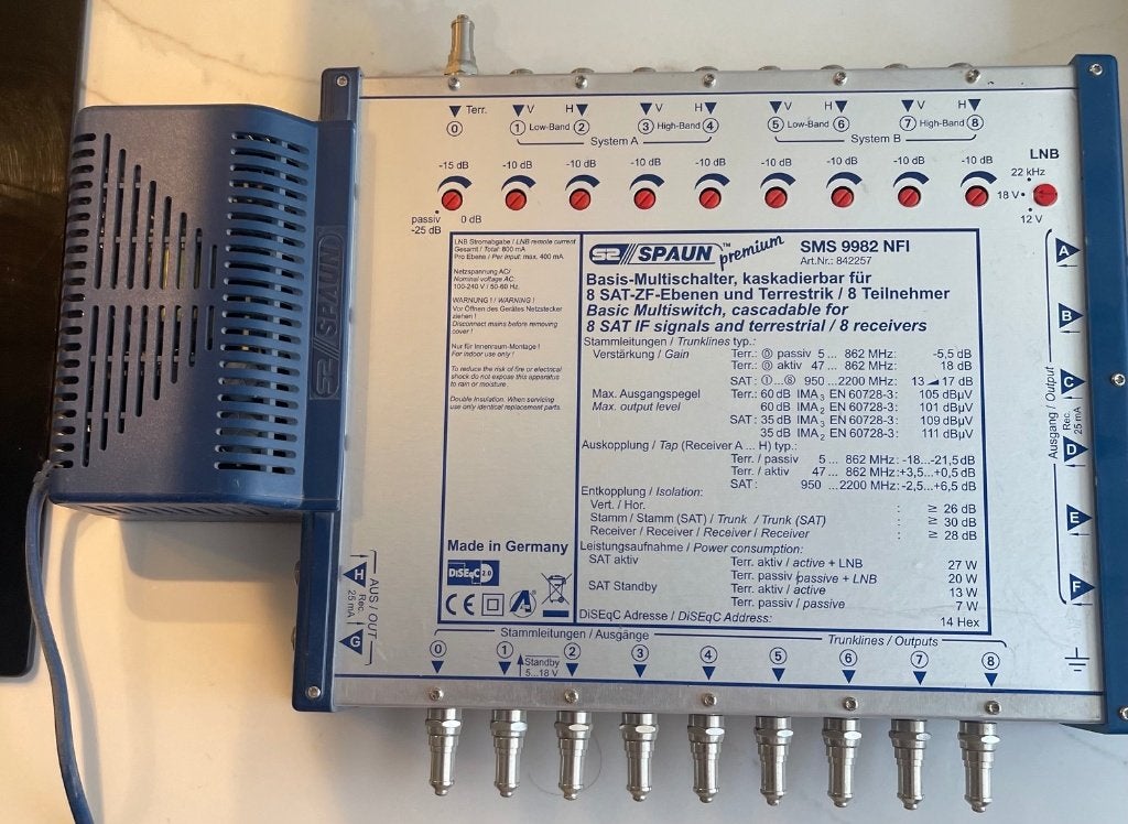 Spaun SMS-9982-NFI multiswitch 2SAT 8 sorties, Enlèvement ou Envoi, Reconditionné, Accessoires d'antenne (parabolique), Autres marques