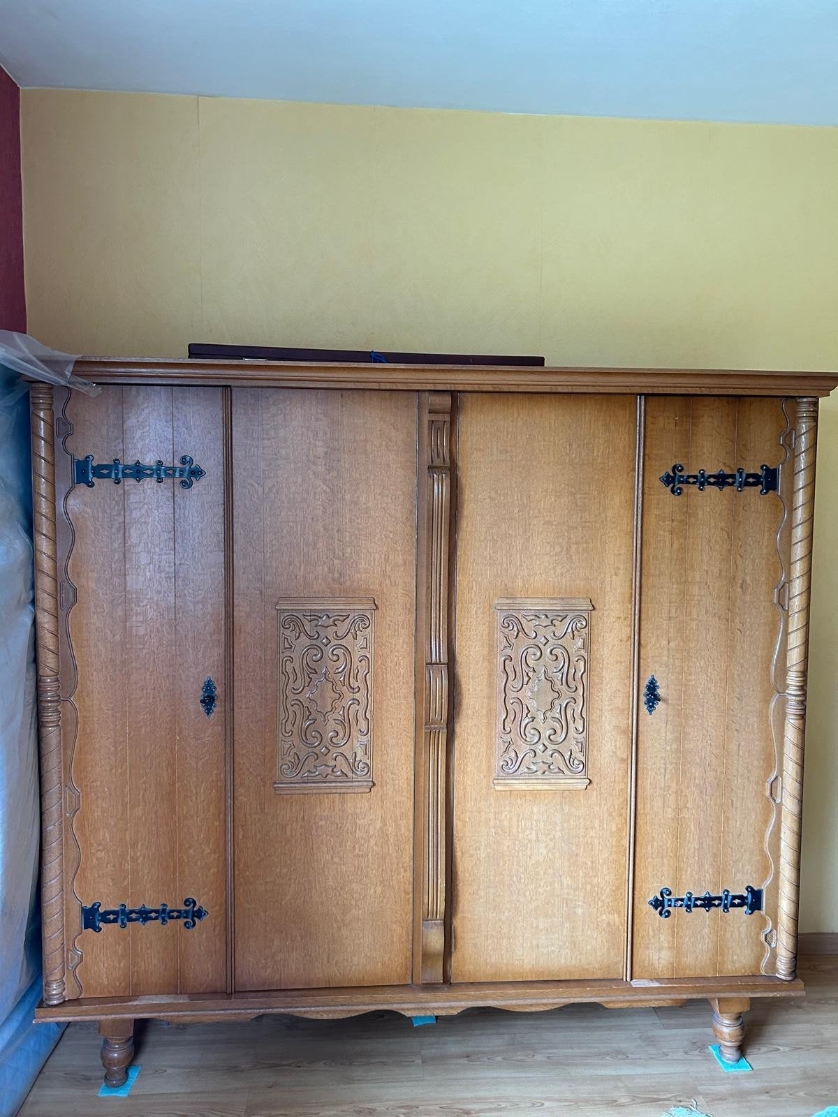 Houten kleerkast GRATIS OP TE HALEN, Huis en Inrichting, Kasten | Kleerkasten, Ophalen, Met deur(en), Gebruikt, 200 cm of meer