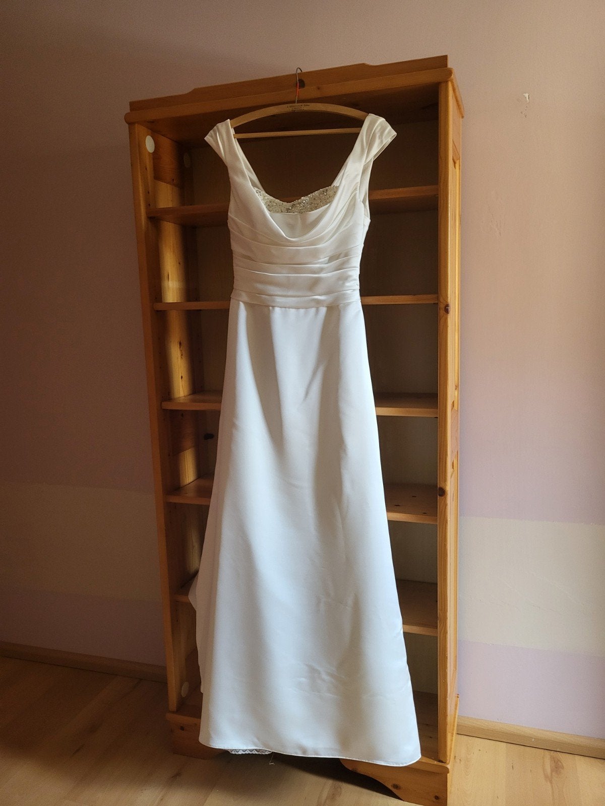 trouwkleed  zacht wit (licht ecru), Ophalen, Wit