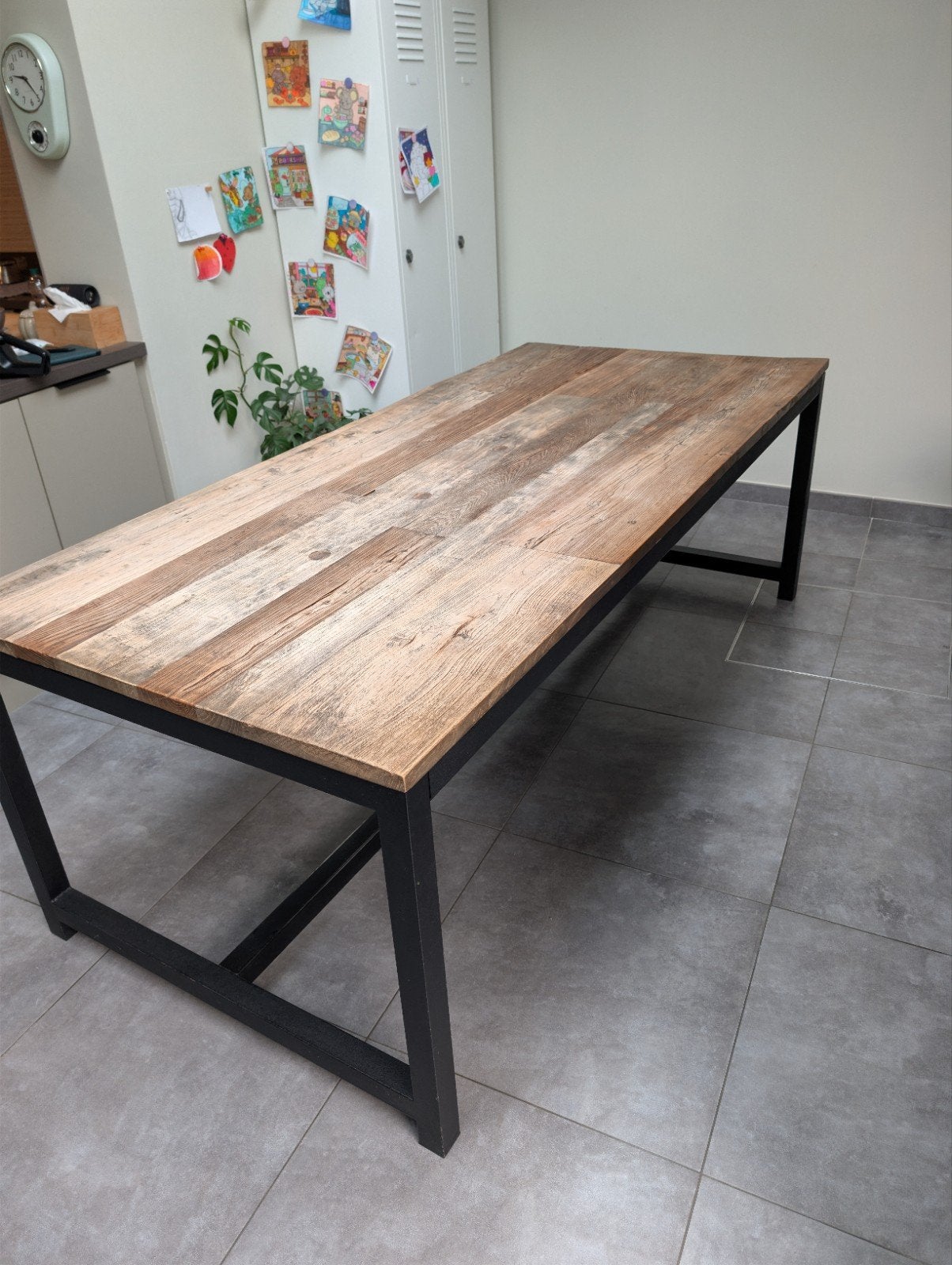 Industriële eettafel met houten blad en zwart metalen onders, Huis en Inrichting, Ophalen, Gebruikt, 200 cm of meer, 50 tot 100 cm