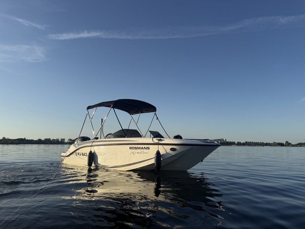 Bayliner M17 speedboot 100 PK mercury DEMO 2026, Sports nautiques & Bateaux, Comme neuf