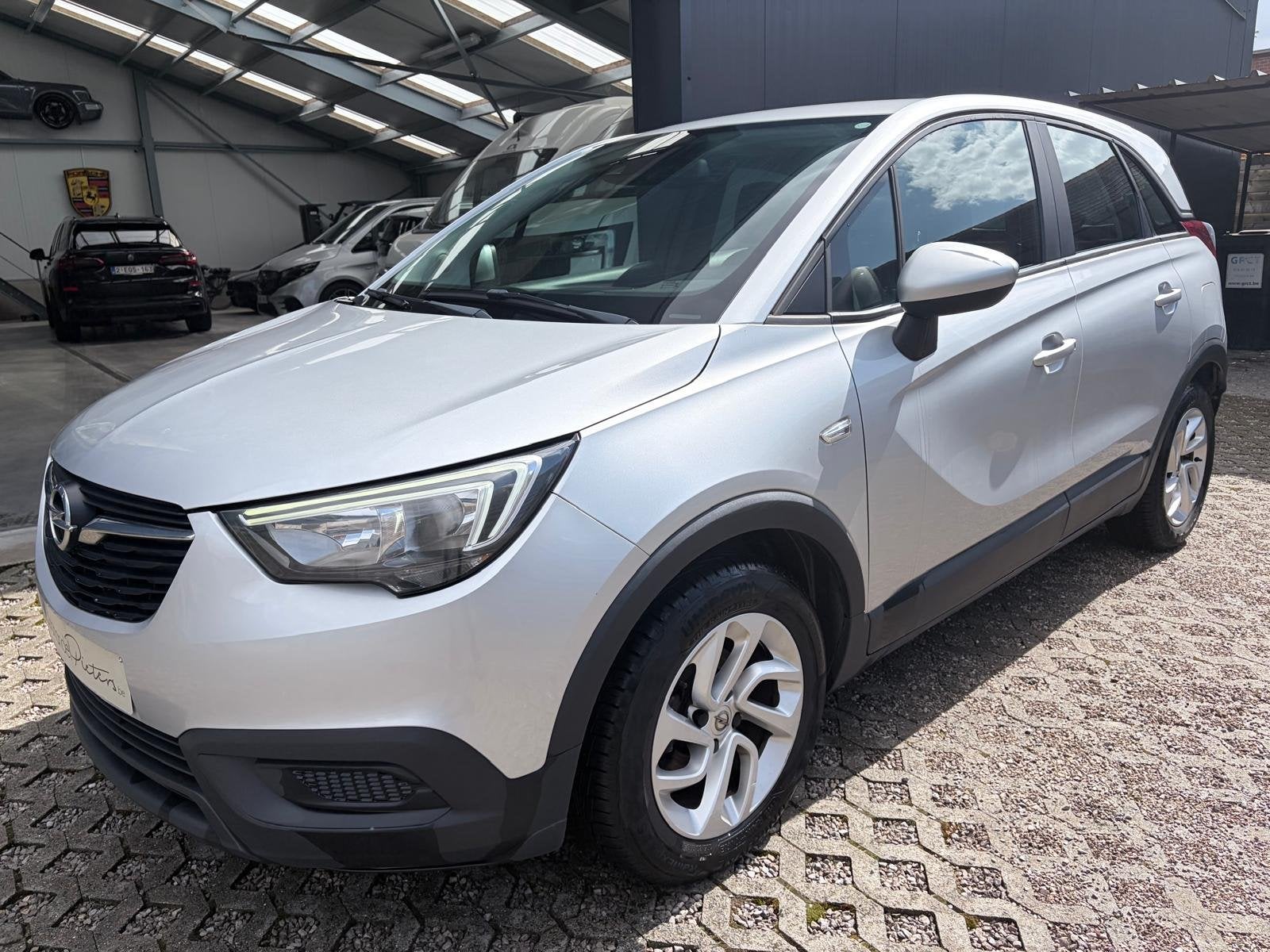 Opel Crossland X Benzine - Navigatie/alu velgen, Autos, Opel, Argent ou Gris, Achat, Euro 6, Entreprise