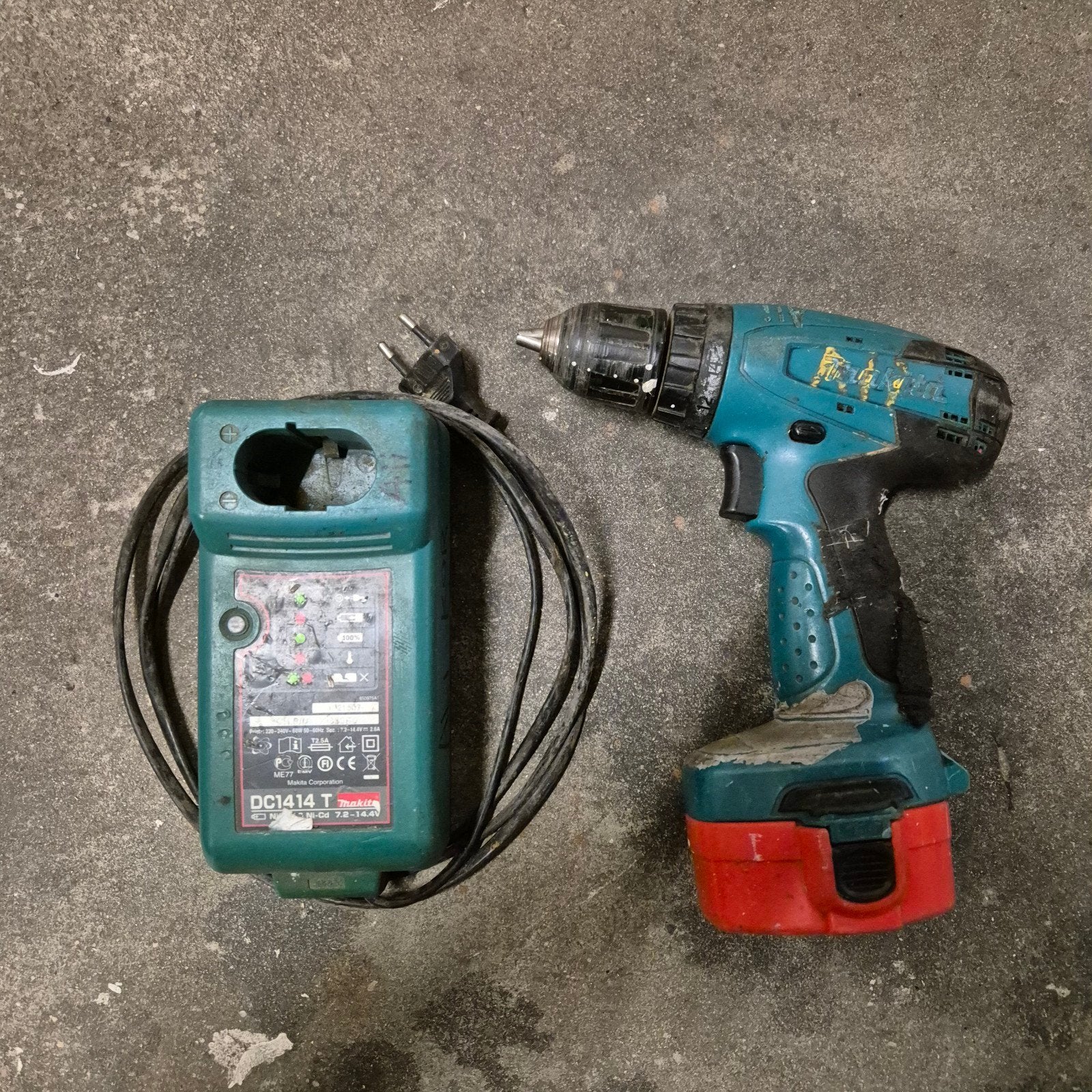 Ensemble complet de perceuse-visseuse sans fil Makita 6261D, Bricolage & Construction, Outillage | Foreuses, Enlèvement ou Envoi