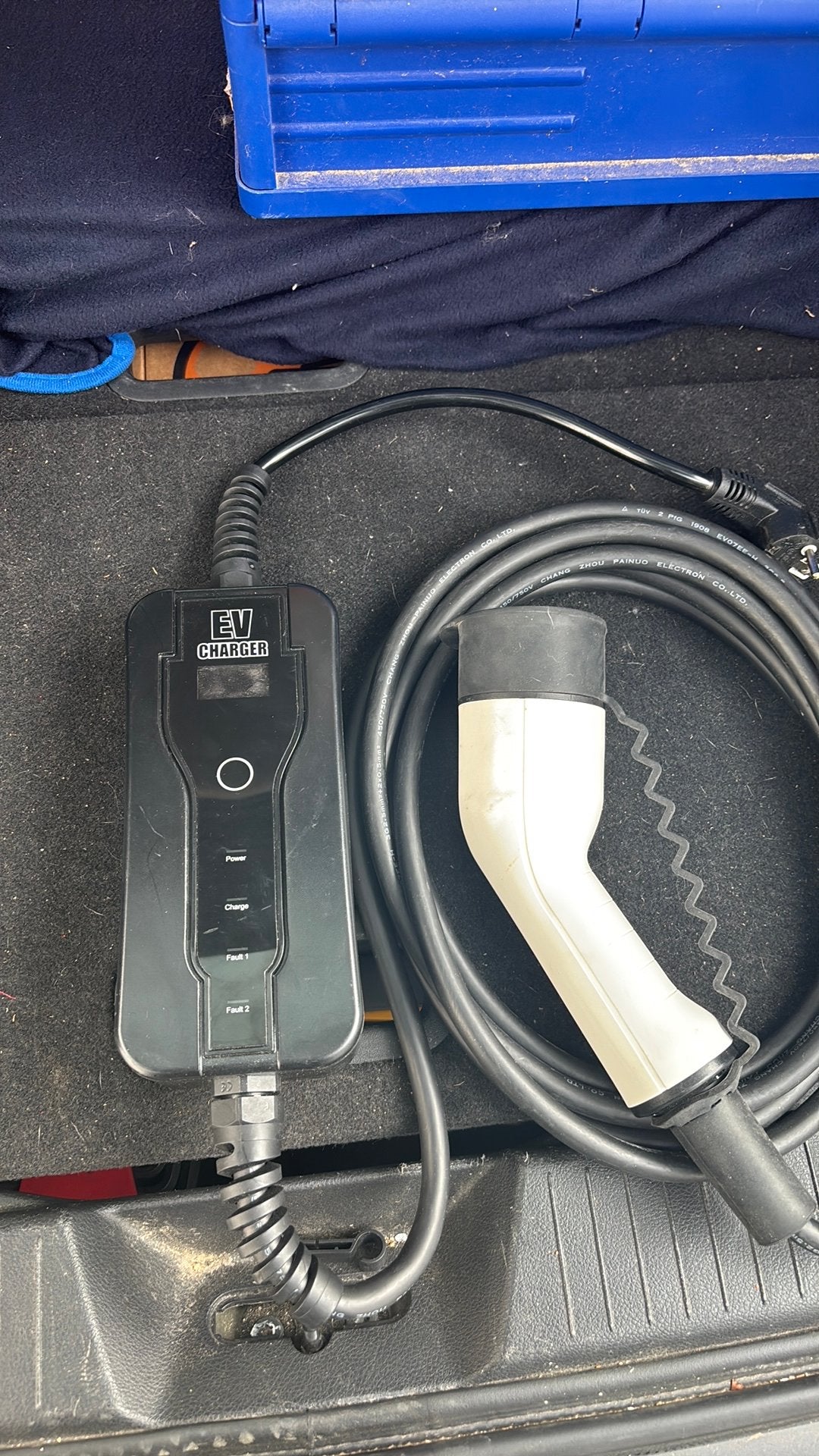 Cable chargeur voiture sur réseau 220V, Enlèvement, Comme neuf, Câble de charge