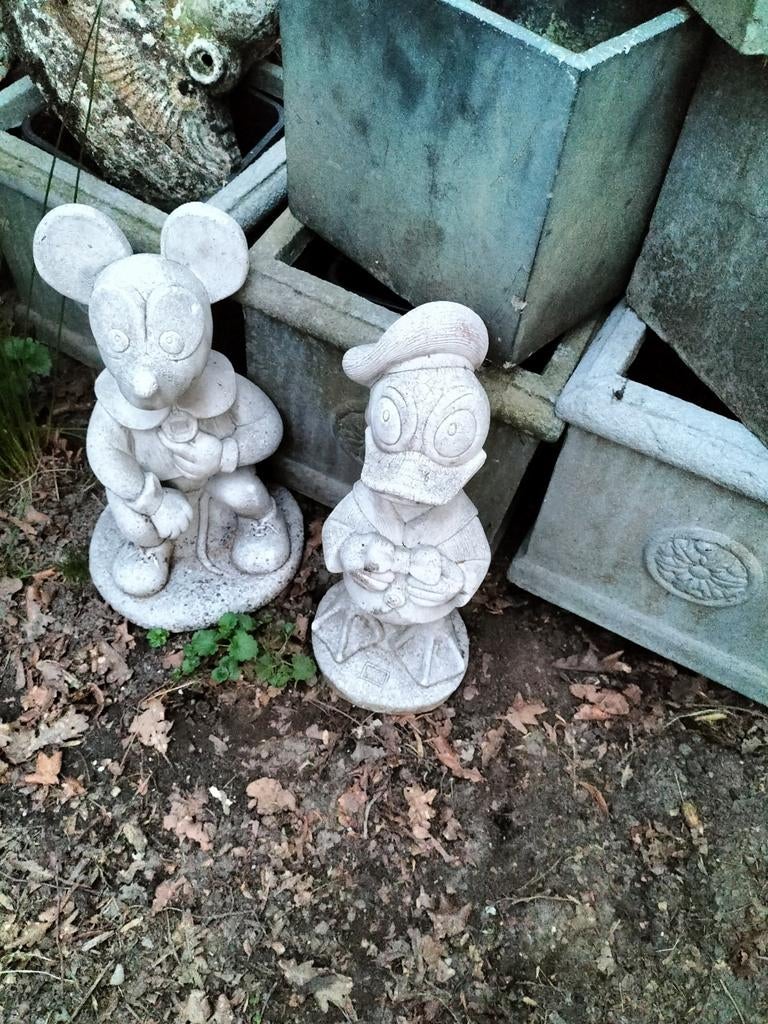 Mickey en Donald Duck walt Disney tuinbeelden, Ophalen, Steen