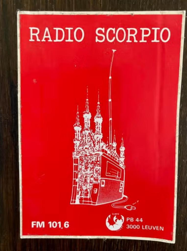 Radio Scorpio - oude sticker jaren 1980 ( Leuven ), Verzamelen, Ophalen of Verzenden, Film, Tv of Omroep