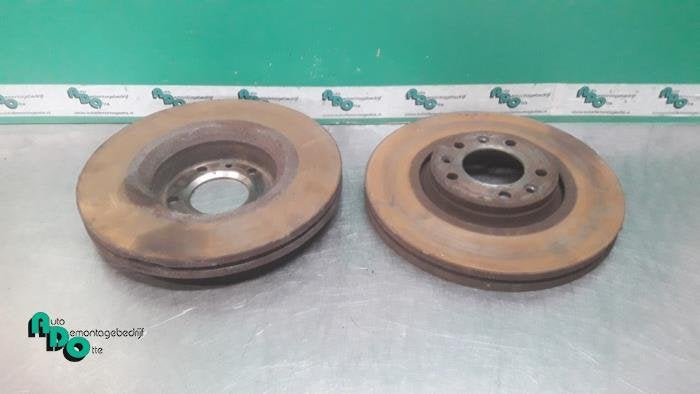 Disque de frein avant d'un Peugeot Expert (Expert 07-), -, 3 mois de garantie, Utilisé, -