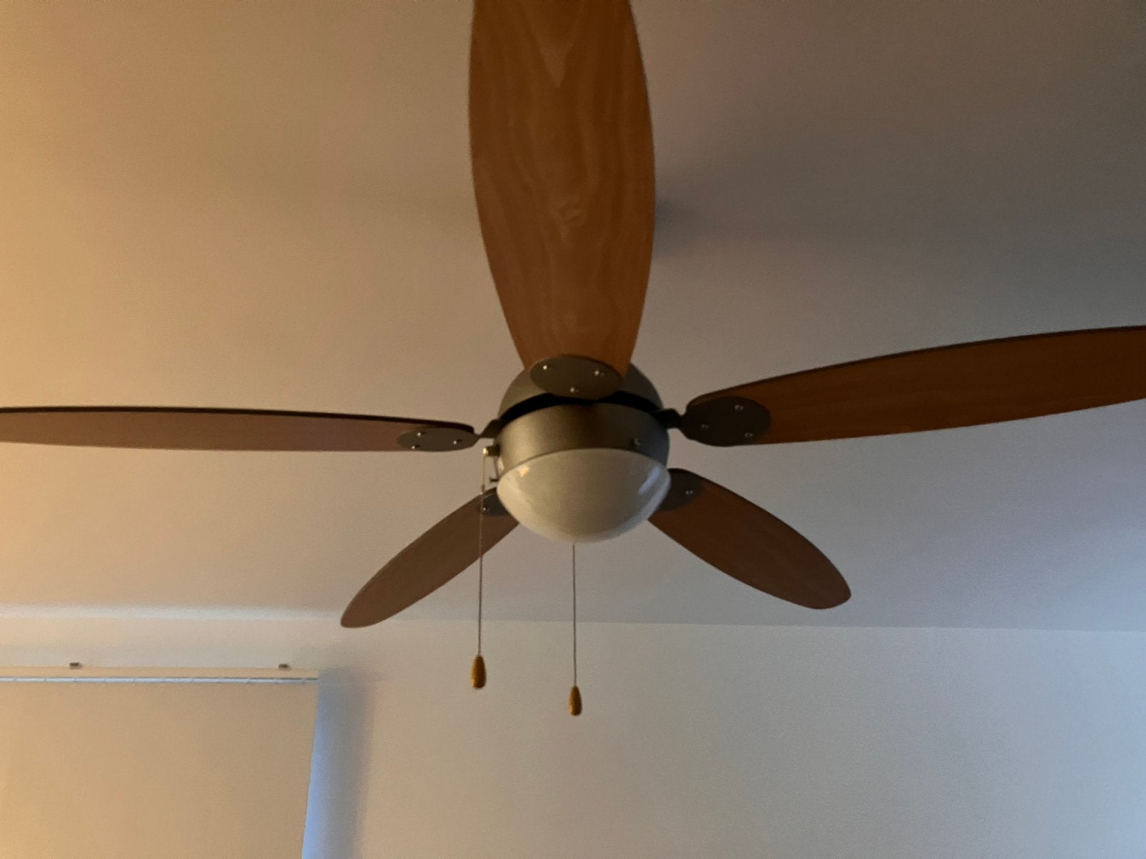 LED-plafondventilator van 130 cm — 3 snelheden — 110€, Ophalen, Zo goed als nieuw