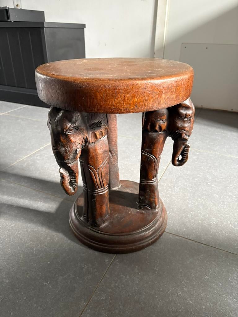Bijzettafeltje met Olifanten, Ophalen, Zo goed als nieuw, Hout
