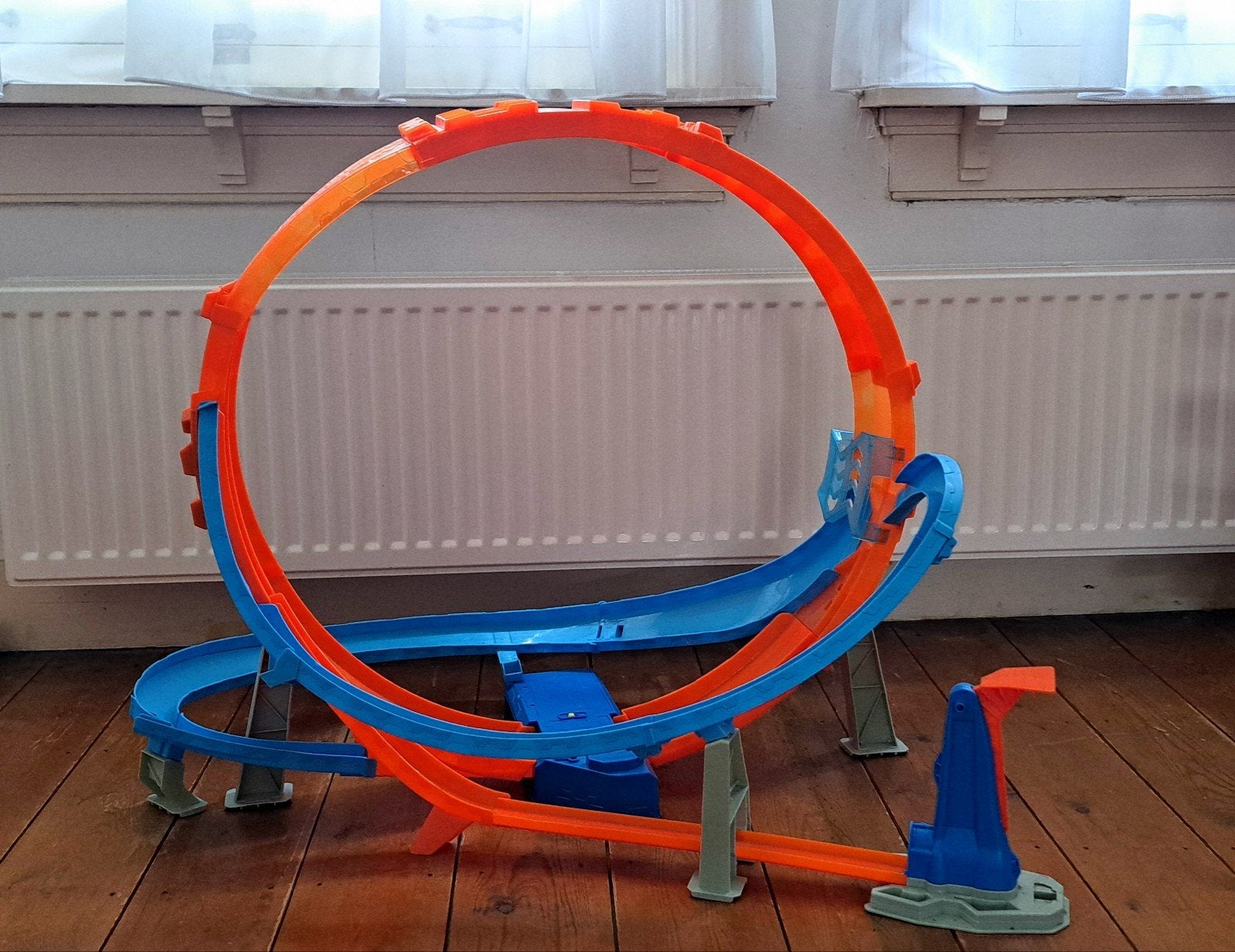 Hot Wheels wervelende looping, Kinderen en Baby's, Speelgoed | Racebanen, Ophalen, Hot Wheels, Met looping, Racebaan