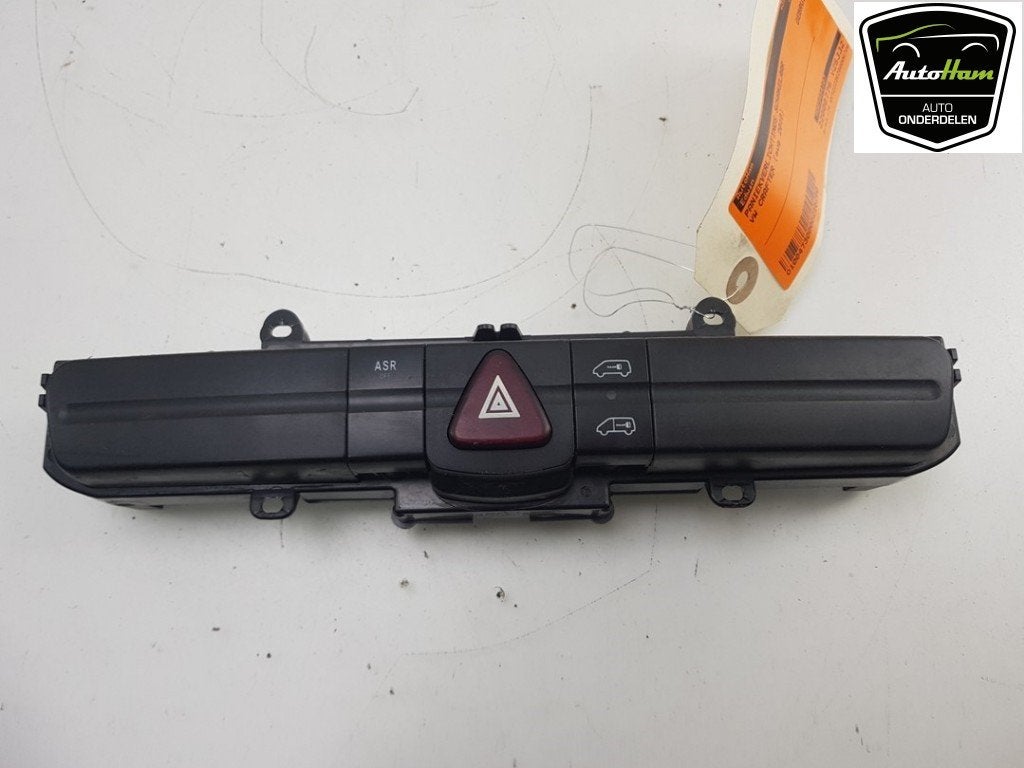 ALARMLICHTEN SCHAKELAAR Volkswagen Crafter (01-2006/05-2013), Dhr. J. Ham, Gebruikt, Volkswagen, Administratie@autoham.nl