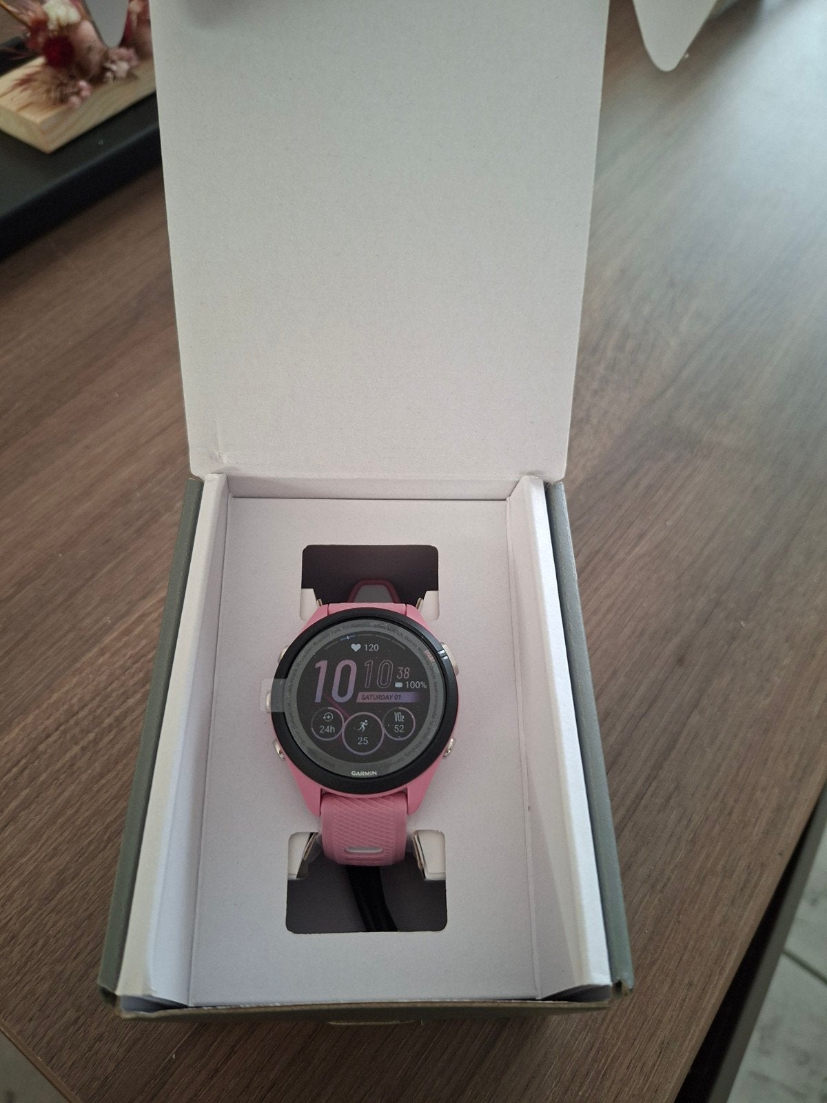 Garmin Forerunner 265s à vendre (neuf, jamais utilisé), Enlèvement, Neuf, Montre-bracelet