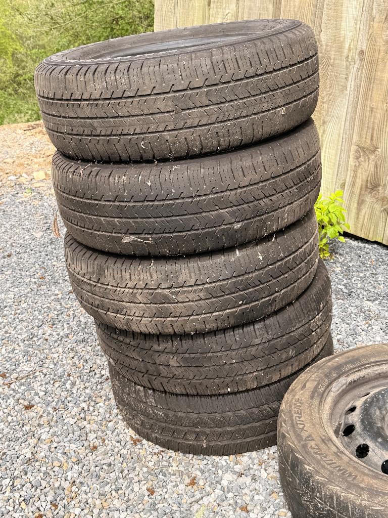5 Pneus hiver plus 4 jantes, 16 pouces, Véhicule utilitaire, Pneu(s), Enlèvement