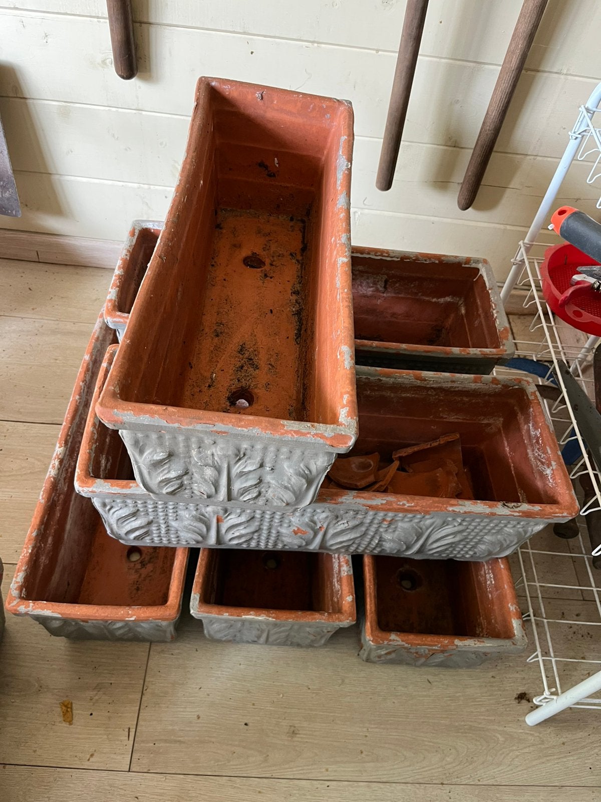9 zware terracotta bloembakken L 50 cm B 18 cm, Tuin en Terras, Bloembakken en Plantenbakken, Ophalen, Gebruikt, Minder dan 60 cm