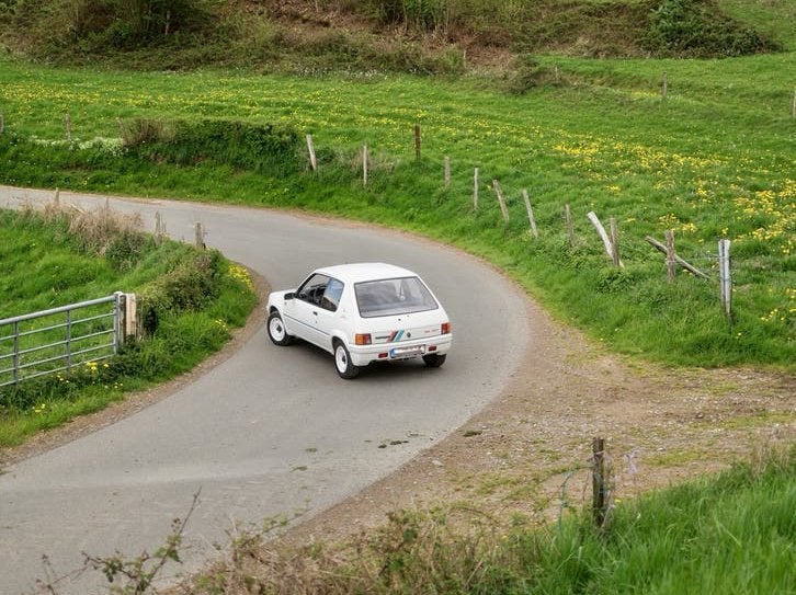 Peugeot 205 RALLYE | RAW DRIVING EXPERIENCE | 800KG | WEBER, Autos : Divers, Autos divers Autre, Enlèvement