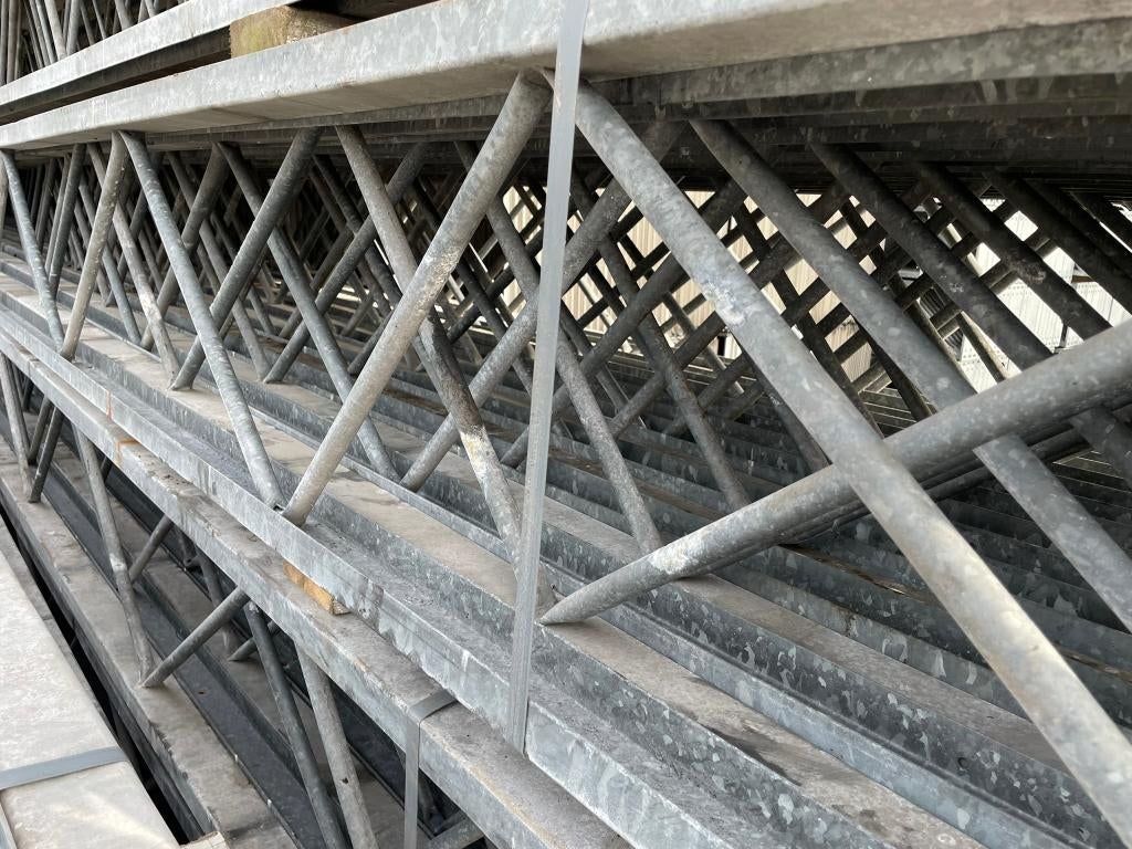 Fermes en treillis | Longueur = 9 500 mm | Hauteur = 450 mm, Enlèvement, Utilisé, Métal, Autres types