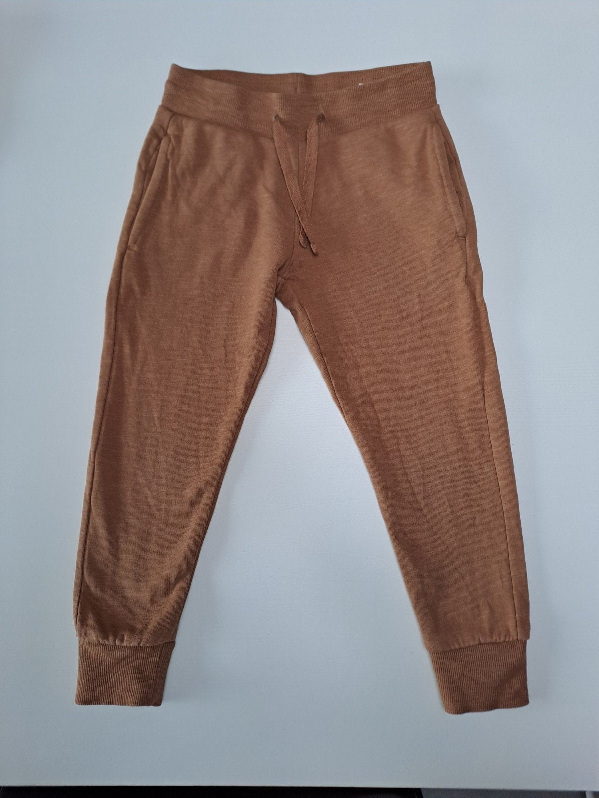 Pantalon de survêtement marron t 110, Enfants & Bébés, Pantalon, Garçon, Enlèvement ou Envoi, Besties JBC