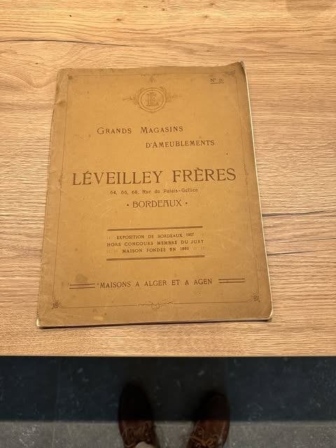 Leveilley feres 1907 grands magasins d'ameublement Bordeaux, Info@leiveiemfr.nb, Enlèvement ou Envoi, Utilisé, Léveilley frères