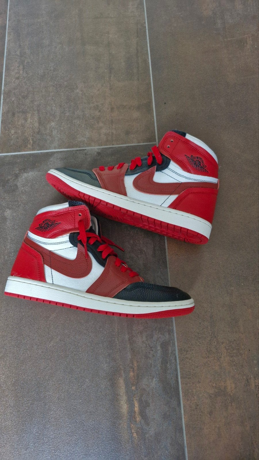 Air Jordan 1 High rouge, blanc et noir, Envoi, Neuf, Chaussures