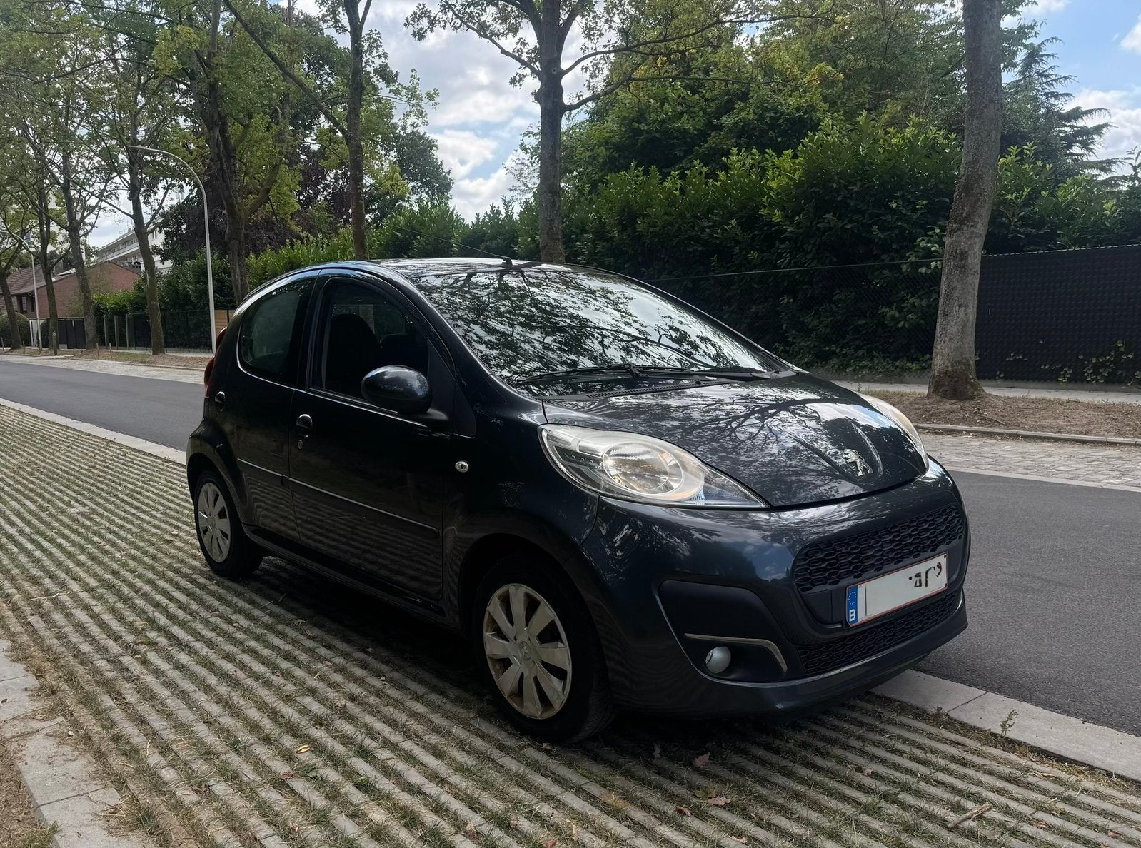 Peugeot 107 AUTOMAAT Facelift, 173.500 km, blanco gekeurd, Auto's, Peugeot, Stof, 50 kW, Zwart, 5 deurs