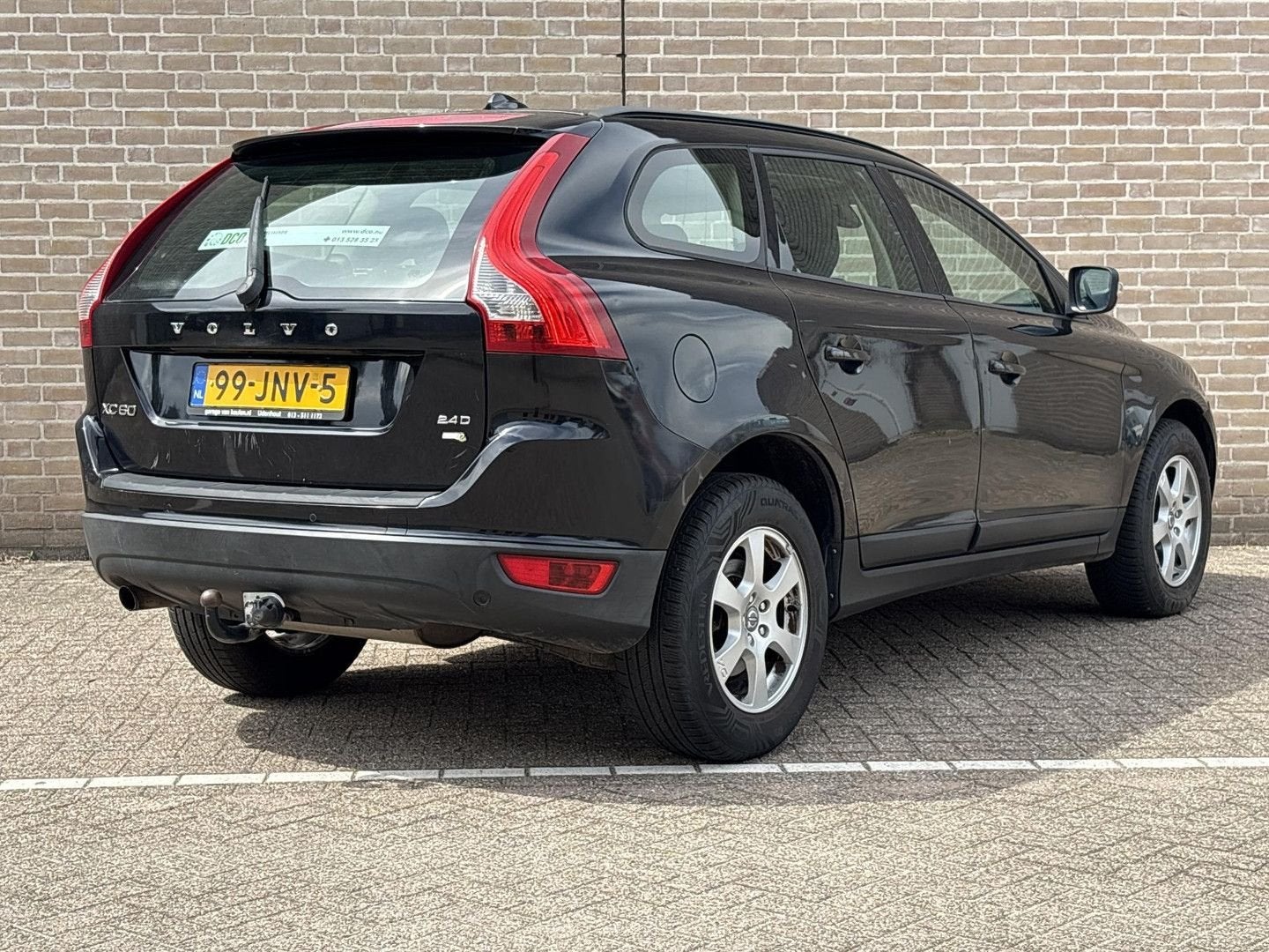 Volvo XC60 2.4D Kinetic | € 3.700,- NETTO! | Climate | Cruis, Zwart, SUV of Terreinwagen, Te koop, Traction-control