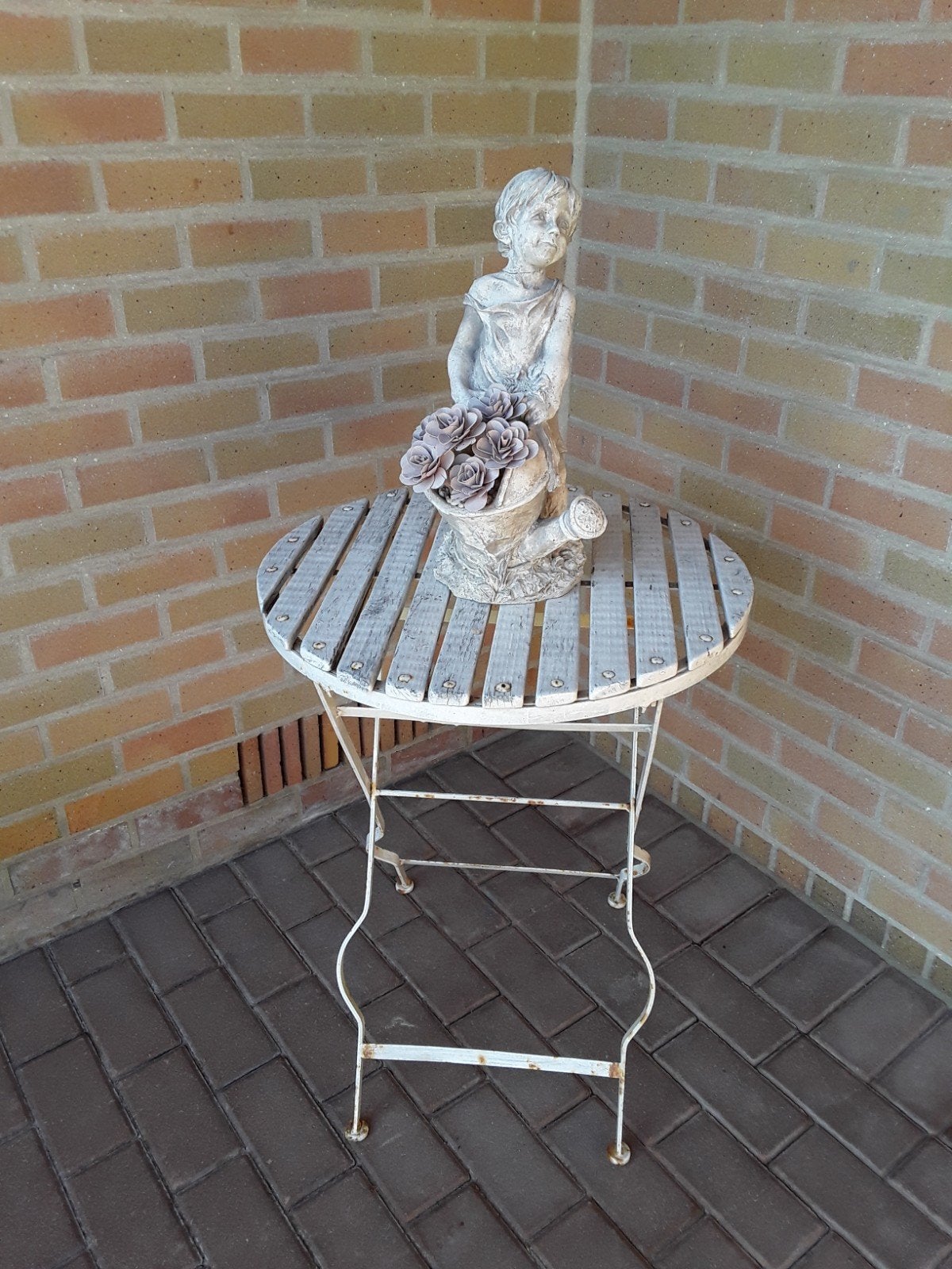 Beeld met gratis tafel. 15 euro, Tuin en Terras, Ophalen