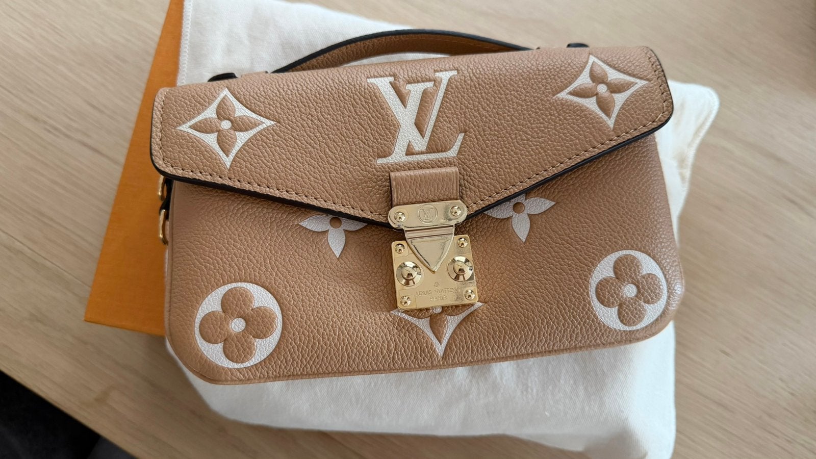 Louis vuitton pochette metis east west, Ophalen, Nieuw