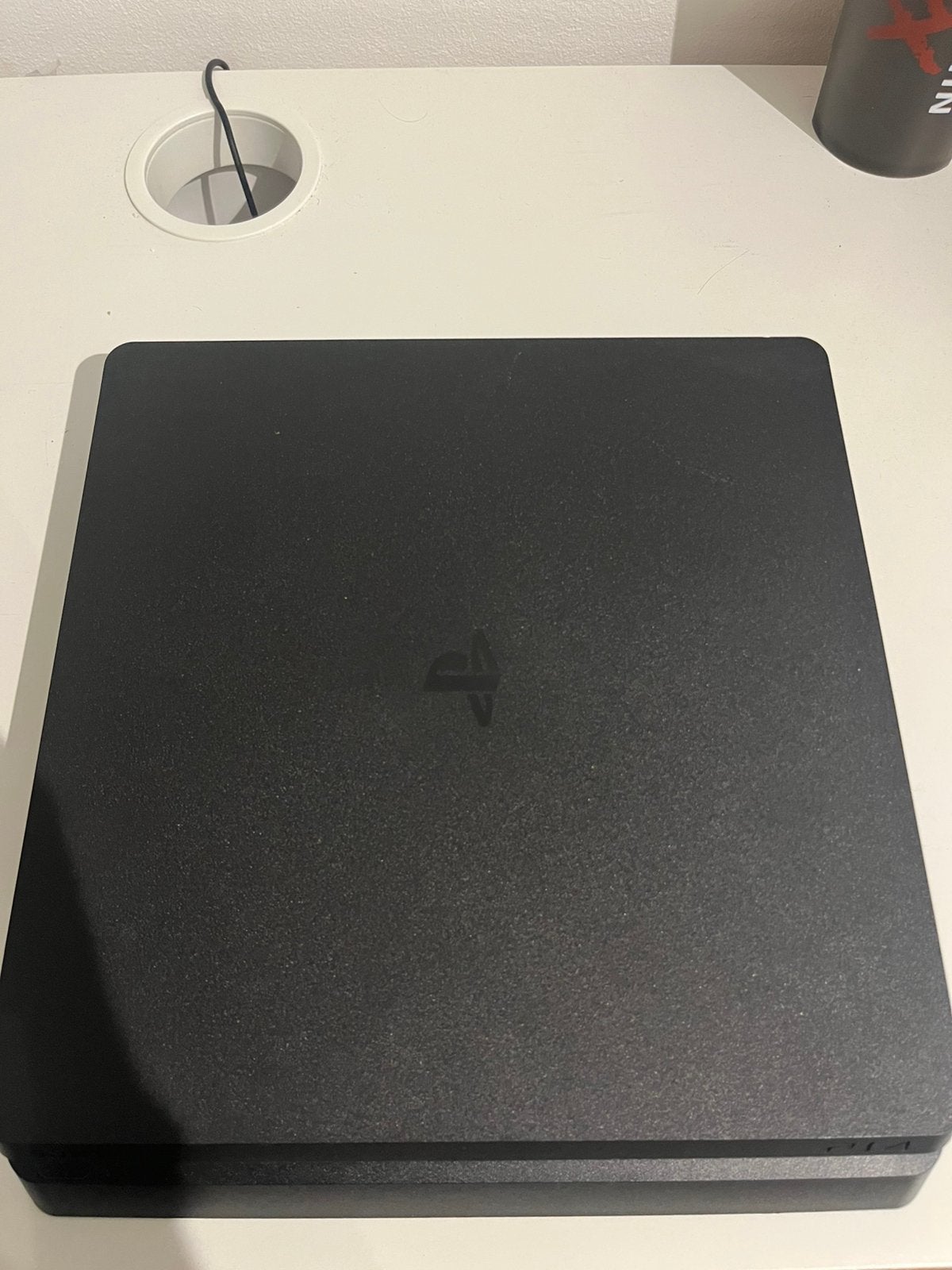 Ps4 slim 1tb met controller +kabels, Games en Spelcomputers, Spelcomputers | Sony PlayStation 4, Ophalen, Gebruikt, 1 TB, Met 1 controller