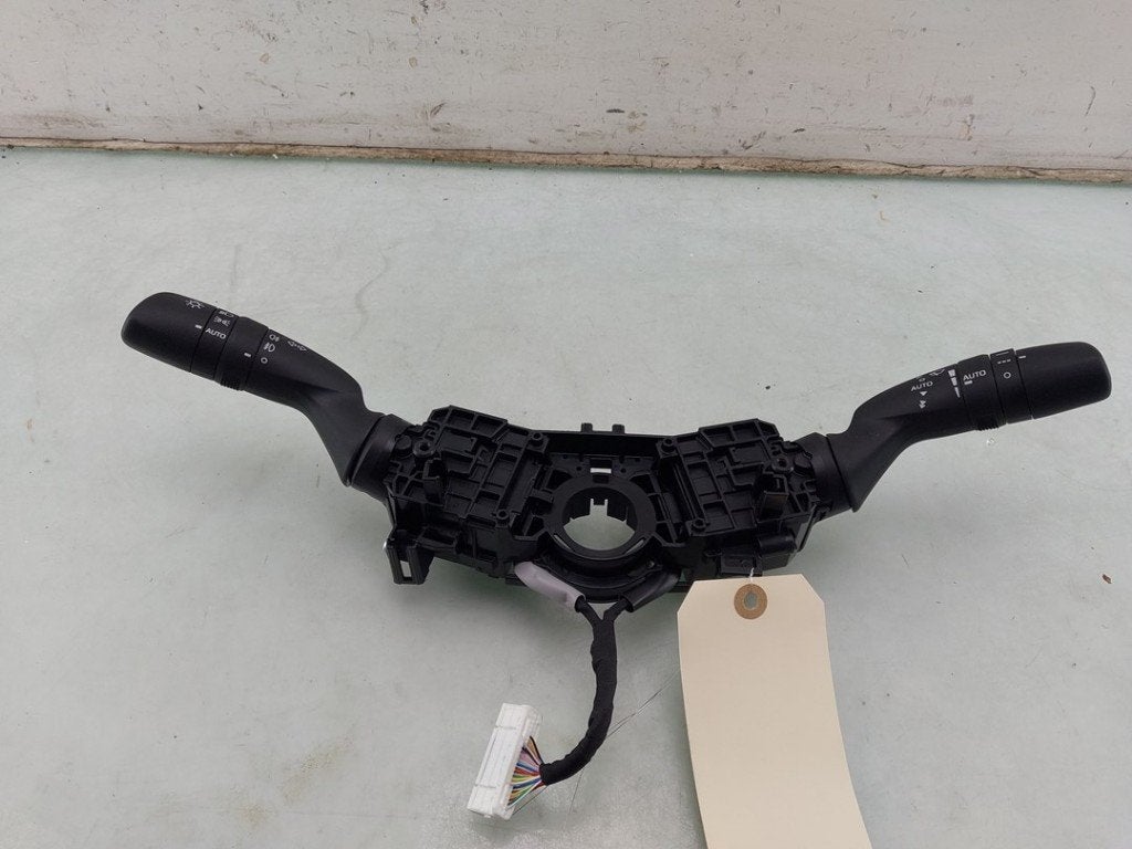COMBINE COMMODO Toyota Corolla Cross (01-2020/-), Autos : Pièces & Accessoires, Tableau de bord & Interrupteurs, Toyota, Utilisé