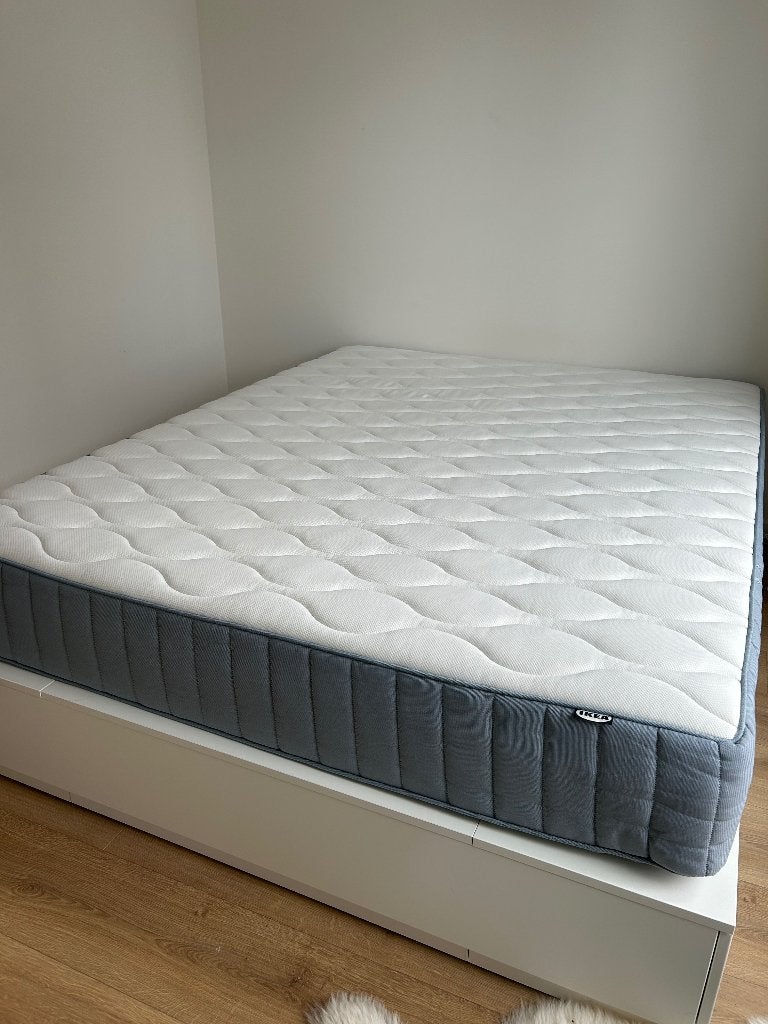 Bed + matras, Comme neuf, Enlèvement, Blanc, Deux personnes