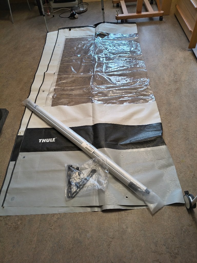 Thule rainblocker G2 zijwand 250 Maat M, Ophalen, Zo goed als nieuw, Thule