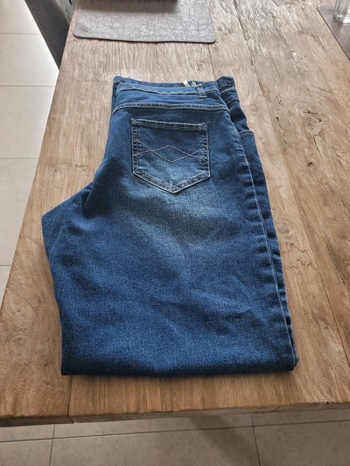 3 jeansbroeken (regio Tessenderlo), Ophalen